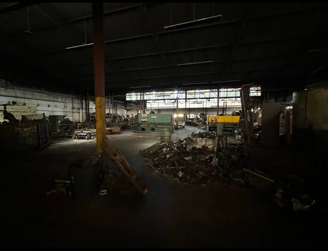 1,800M² WAREHOUSE FOR SALE IN INDUSTRIA NORTH